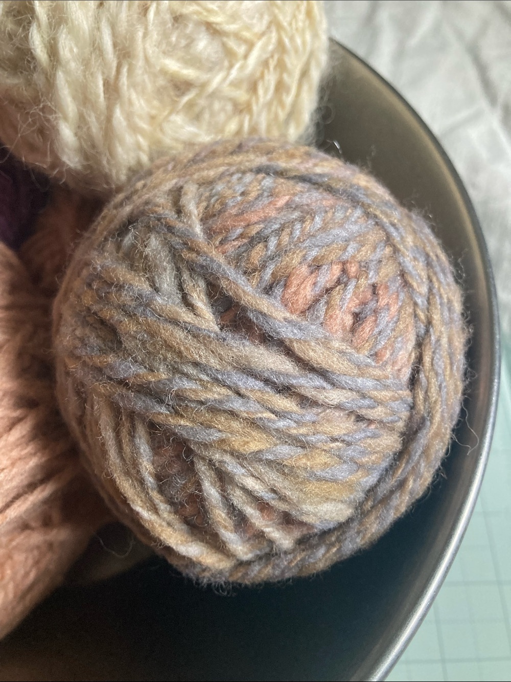 Beautiful 100% Wool Yarn Lot - Picture 2 of 4